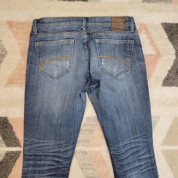 Driftwood Marilyn Floral Embroidered Skinny Jean Size 28 - Picture 6 of 6